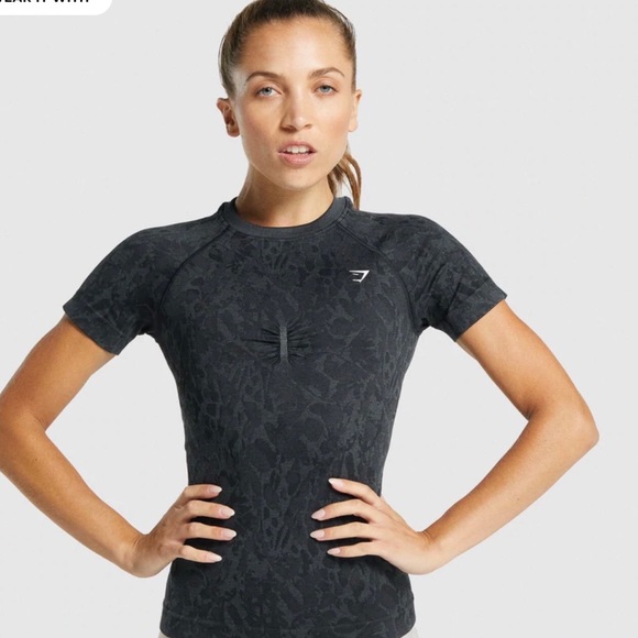 Gymshark short sleeve grey T hardly worn - Picture 1 of 5